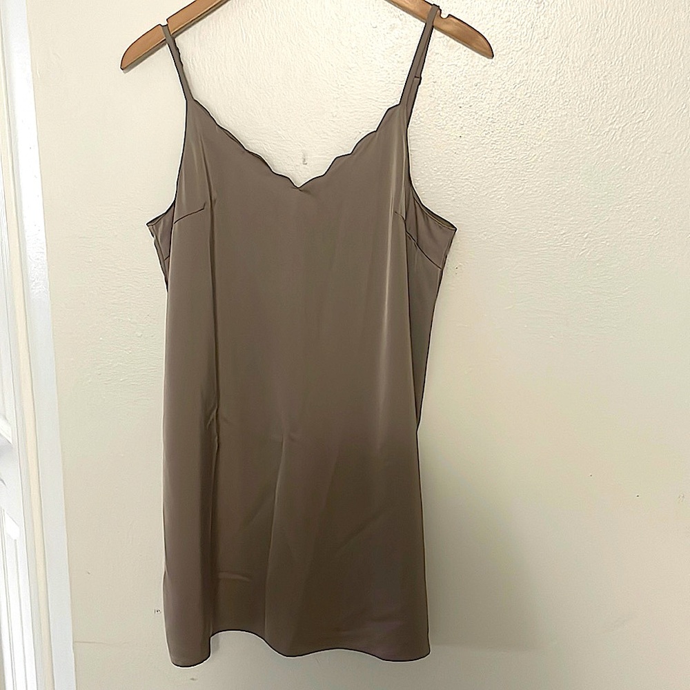 Lily Rain Dress Size MD